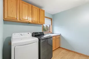 2734 Brooks Ridge Drive, Sun Prairie, WI 53590 - Photo 26
