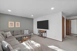 4510 White Aspen Rd, Madison, WI 53704 - Photo 6