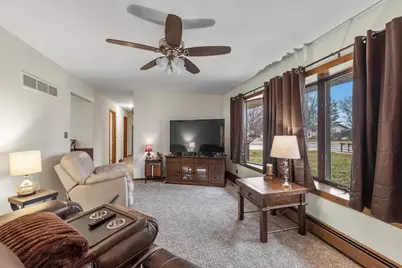 820 E Center Street, Juneau, WI 53039 - Photo 4