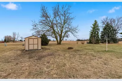 820 E Center Street, Juneau, WI 53039 - Photo 20