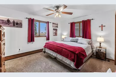 820 E Center Street, Juneau, WI 53039 - Photo 10