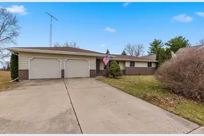 820 E Center Street, Juneau, WI 53039 - Photo 24