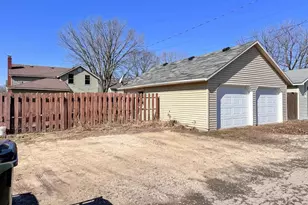 310 N Wacouta Ave, Prairie Du Chien, WI 53821 - Photo 4