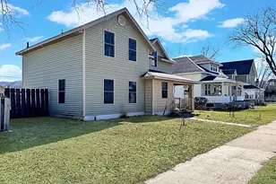 310 N Wacouta Ave, Prairie Du Chien, WI 53821 - Photo 2