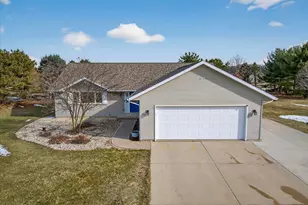 N4178 Country Club Dr, Brodhead, WI 53520 - Photo 4