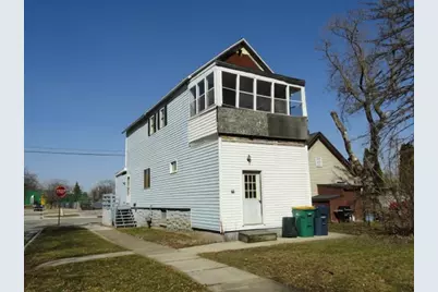 302 W Division St, Fond du Lac, WI 54935 - Photo 4