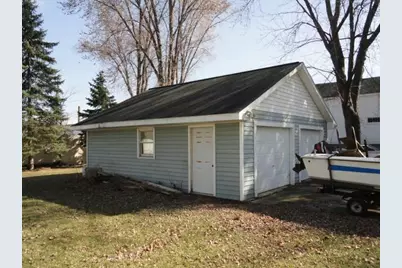 302 W Division St, Fond du Lac, WI 54935 - Photo 8