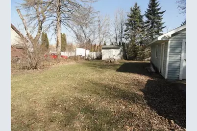 302 W Division St, Fond du Lac, WI 54935 - Photo 6