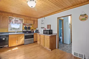 1520 Sandy Ln, Watertown, WI 53098 - Photo 8