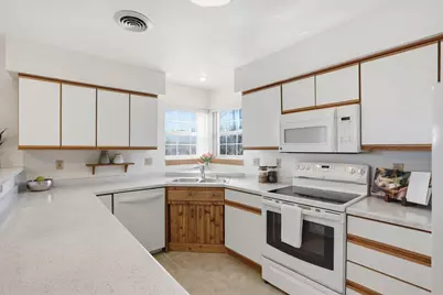 6243 Middleton Springs Drive, Middleton, WI 53562 - Photo 14