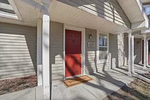 6243 Middleton Springs Dr, Middleton, WI 53562 - Photo 2