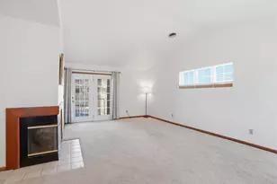 6243 Middleton Springs Dr, Middleton, WI 53562 - Photo 4