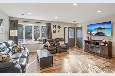 S9061 Meadowdale Road, Prairie Du Sac, WI 53578 - Photo 8