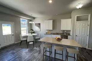 318 Julie Ct, Belleville, WI 53508 - Photo 6