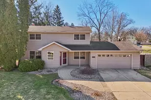 203 Melody Ln, Verona, WI 53593 - Photo 2