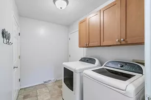 W7959 Jonathan Dr, Pardeeville, WI 53954 - Photo 10