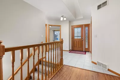 126 Jennifer Circle, Mount Horeb, WI 53572 - Photo 4