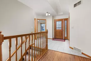 126 Jennifer Cir, Mount Horeb, WI 53572 - Photo 4