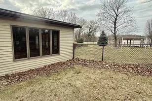 1125 Parkview Dr, Tomah, WI 54660 - Photo 6