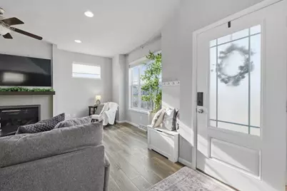 1137 Okeeffe Avenue, Sun Prairie, WI 53590 - Photo 4