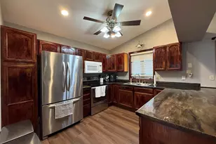 1405 Foster Ave, Janesville, WI 53545 - Photo 10