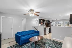 316 Madison St, Pardeeville, WI 53954 - Photo 2