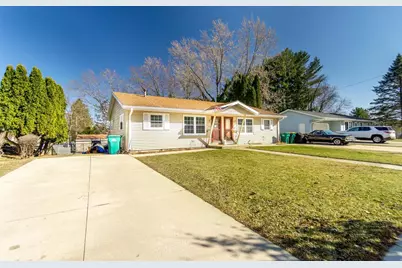 815-817 Sweeney Road, Edgerton, WI 53534 - Photo 2