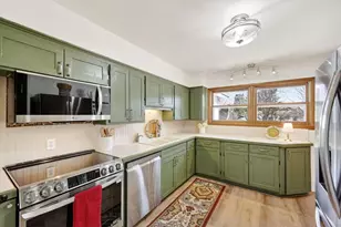 521 Orchard Dr, Madison, WI 53711 - Photo 12