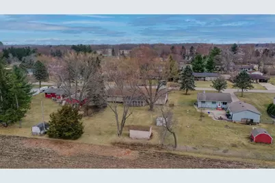 2213 E Huebbe Parkway, Beloit, WI 53511 - Photo 32