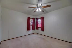 2213 E Huebbe Pkwy, Beloit, WI 53511 - Photo 22