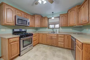2213 E Huebbe Pkwy, Beloit, WI 53511 - Photo 6