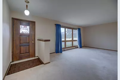 2213 E Huebbe Parkway, Beloit, WI 53511 - Photo 14