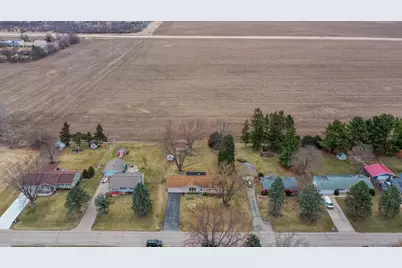 2213 E Huebbe Parkway, Beloit, WI 53511 - Photo 30