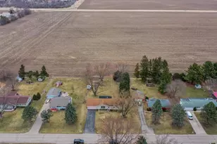 2213 E Huebbe Pkwy, Beloit, WI 53511 - Photo 30