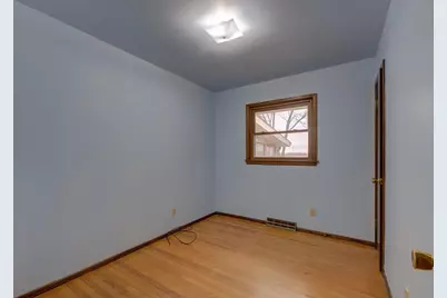 2213 E Huebbe Parkway, Beloit, WI 53511 - Photo 24