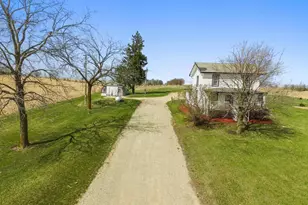 18442 W County Road C, Janesville, WI 53536 - Photo 34