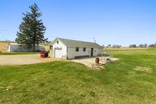 18442 W County Road C, Janesville, WI 53536 - Photo 54