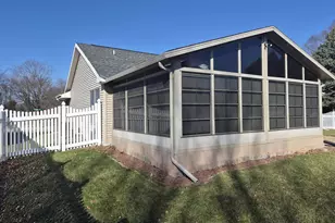 1828 N Claremont Dr, Janesville, WI 53545 - Photo 44