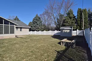 1828 N Claremont Dr, Janesville, WI 53545 - Photo 48