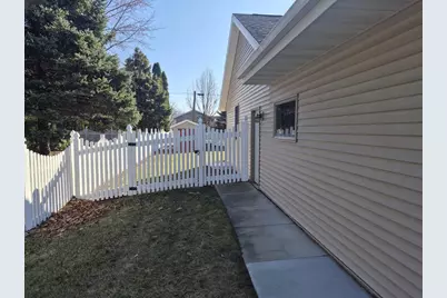 1828 N Claremont Drive, Janesville, WI 53545 - Photo 50