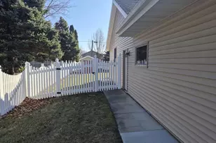 1828 N Claremont Dr, Janesville, WI 53545 - Photo 50