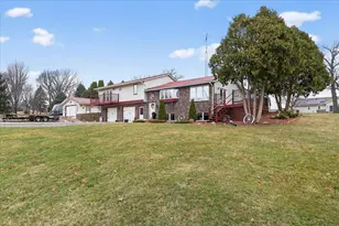 3636 W Rockport Rd, Janesville, WI 53548 - Photo 4