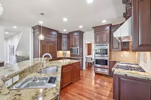 9706 Sandhill Rd, Middleton, WI 53562 - Photo 12