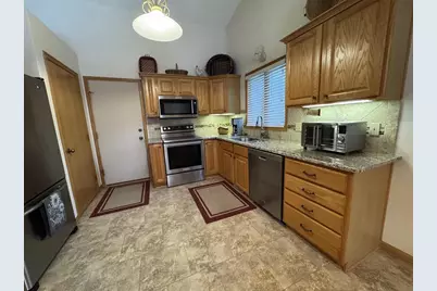 2070 Cobblestone Court, Beloit, WI 53511 - Photo 14