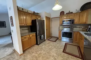 2070 Cobblestone Ct, Beloit, WI 53511 - Photo 8