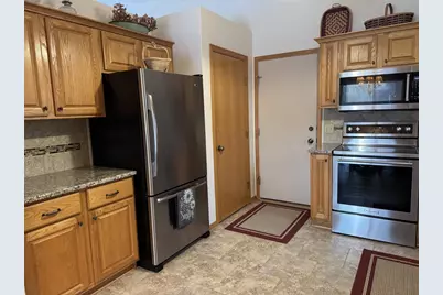 2070 Cobblestone Court, Beloit, WI 53511 - Photo 10