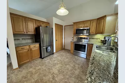 2070 Cobblestone Court, Beloit, WI 53511 - Photo 12