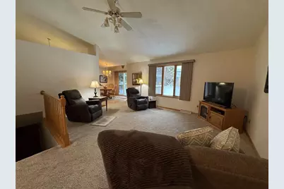 2070 Cobblestone Court, Beloit, WI 53511 - Photo 18