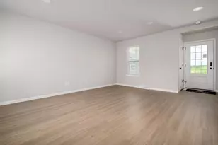 488 New Hampton Dr, Oregon, WI 53575 - Photo 2