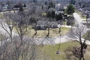 106 Apache Dr, Janesville, WI 53545 - Photo 2